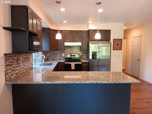 6495 E St, Bay City, OR 97107