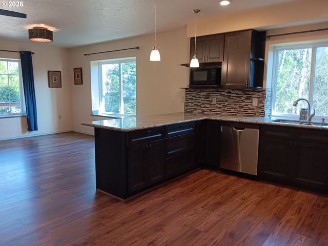 6495 E St, Bay City, OR 97107