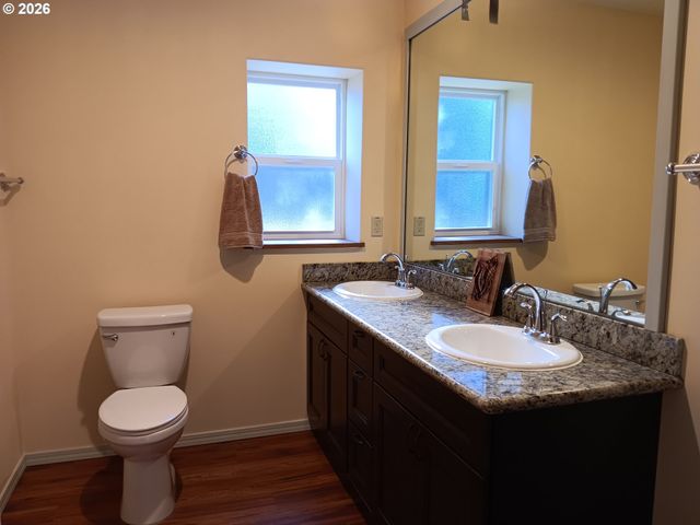 6495 E St, Bay City, OR 97107