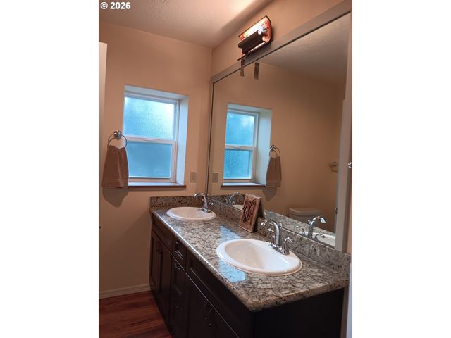 6495 E St, Bay City, OR 97107