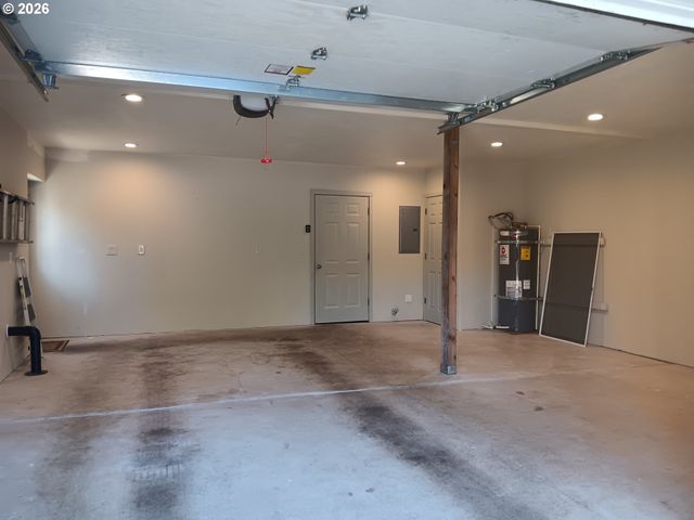 6495 E St, Bay City, OR 97107