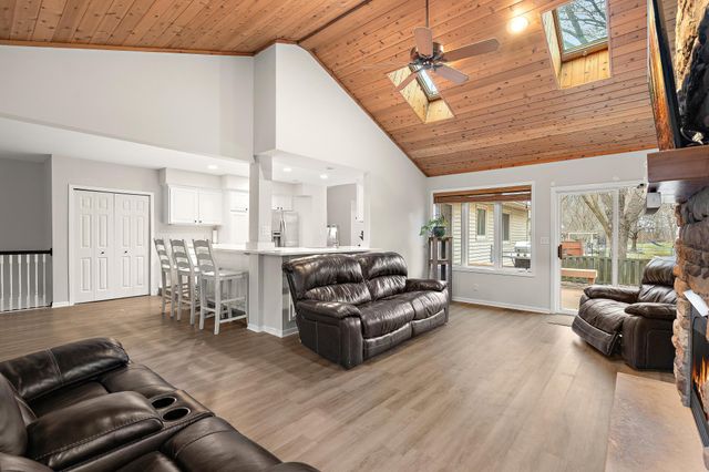 7493 Berkshire Way, Maple Grove, MN 55311