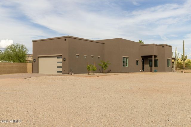4921 N WOLVERINE PASS Road, Apache Junction, AZ 85119