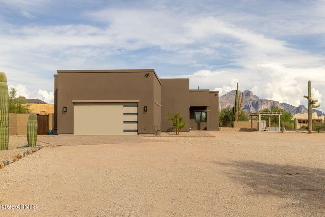 4921 N WOLVERINE PASS Road, Apache Junction, AZ 85119