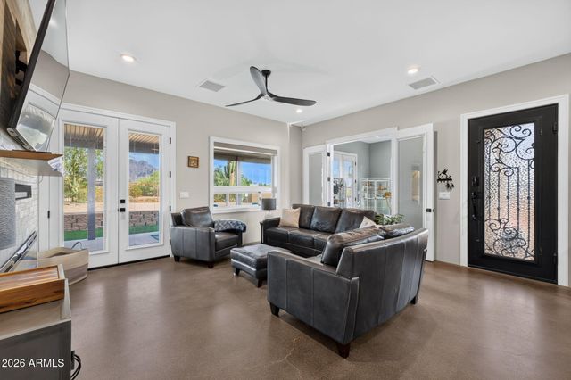 4921 N WOLVERINE PASS Road, Apache Junction, AZ 85119