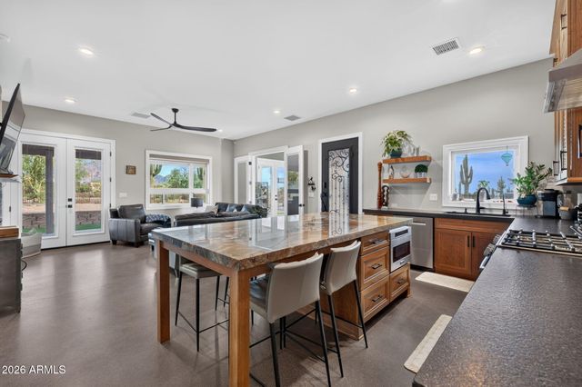 4921 N WOLVERINE PASS Road, Apache Junction, AZ 85119