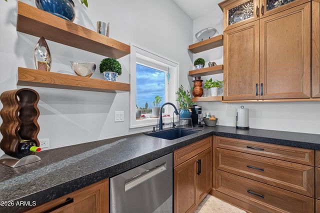 4921 N WOLVERINE PASS Road, Apache Junction, AZ 85119