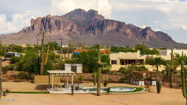 4921 N WOLVERINE PASS Road, Apache Junction, AZ 85119