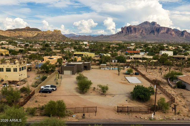 4921 N WOLVERINE PASS Road, Apache Junction, AZ 85119