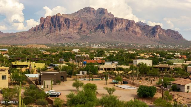 4921 N WOLVERINE PASS Road, Apache Junction, AZ 85119