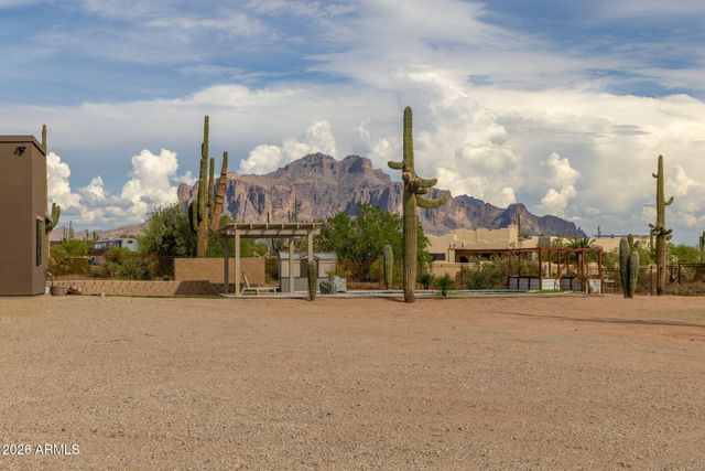 4921 N WOLVERINE PASS Road, Apache Junction, AZ 85119