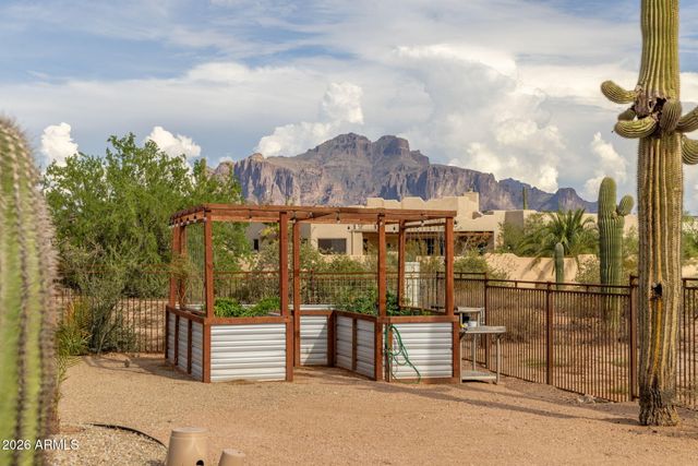4921 N WOLVERINE PASS Road, Apache Junction, AZ 85119