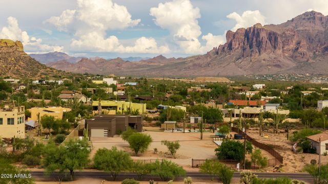 4921 N WOLVERINE PASS Road, Apache Junction, AZ 85119