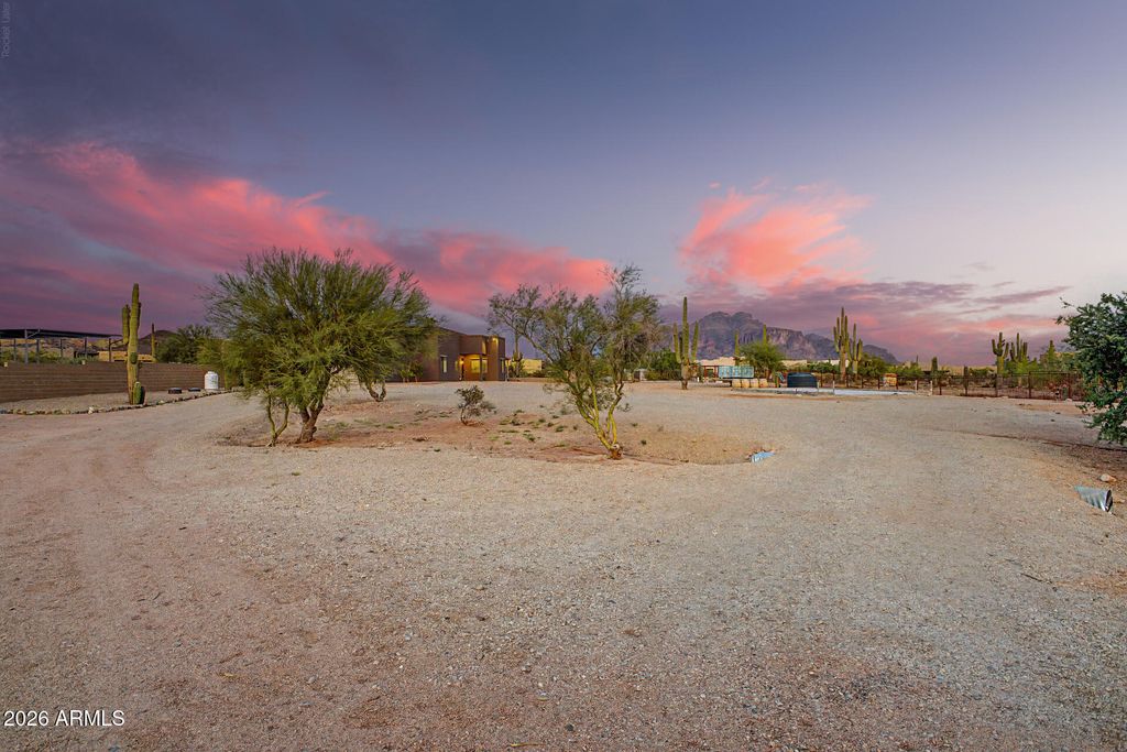 4921 N WOLVERINE PASS Road, Apache Junction, AZ 85119 — photo 5