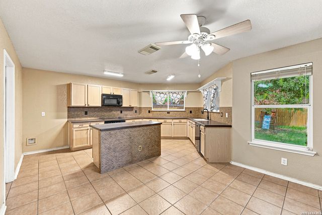 7505 Forest Stream, Live Oak, TX 78233