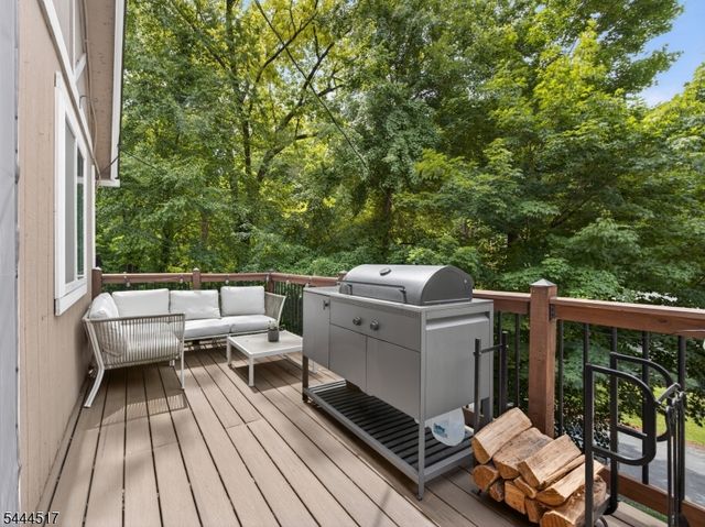 6 Black Oak Trl, Vernon Twp., NJ 07462