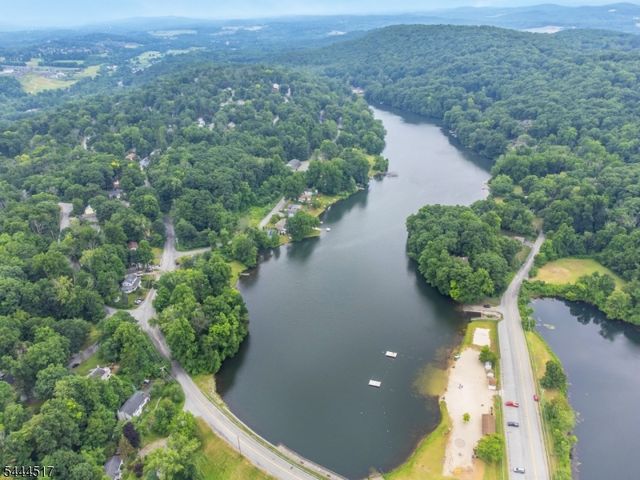 6 Black Oak Trl, Vernon Twp., NJ 07462