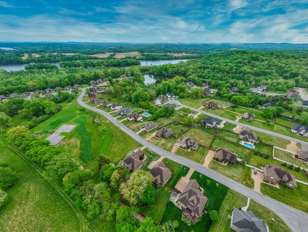 55 Harbor Pt, Lebanon, TN 37087