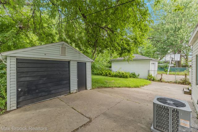 19950 Norborne, Redford Charter Township, MI 48240