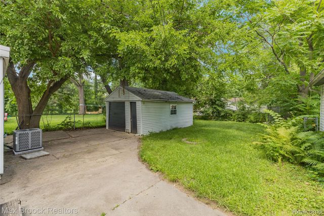 19950 Norborne, Redford Charter Township, MI 48240