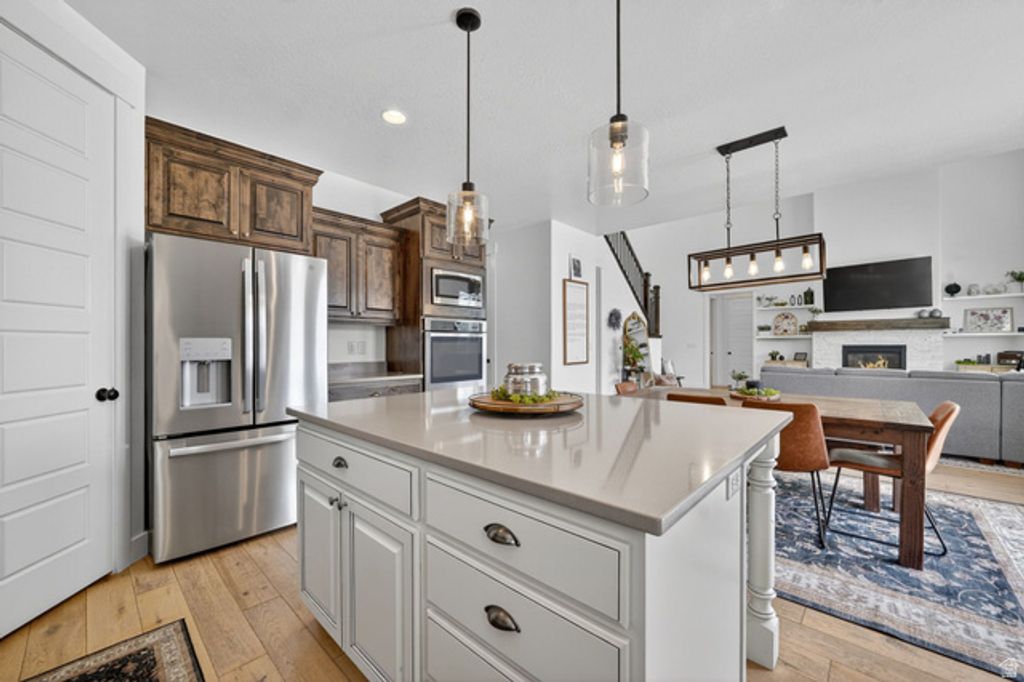 Image 12 of property listing at 13742 S BRONCO HILLS CIR, Herriman, UT 84096