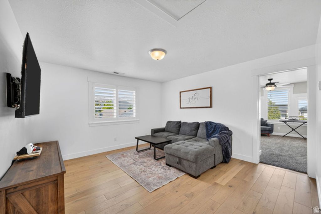 Image 26 of property listing at 13742 S BRONCO HILLS CIR, Herriman, UT 84096