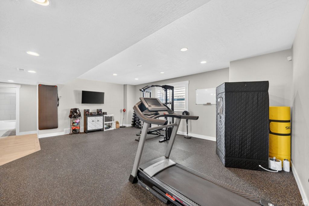Image 30 of property listing at 13742 S BRONCO HILLS CIR, Herriman, UT 84096