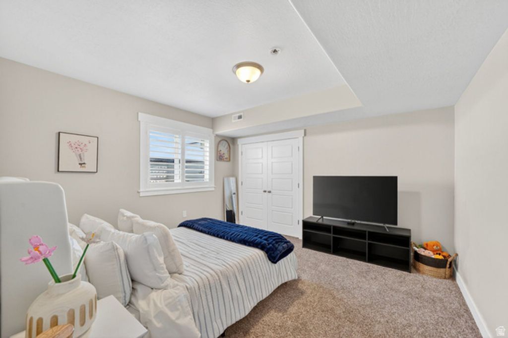 Image 32 of property listing at 13742 S BRONCO HILLS CIR, Herriman, UT 84096