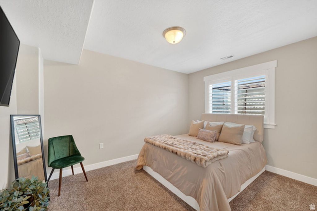 Image 33 of property listing at 13742 S BRONCO HILLS CIR, Herriman, UT 84096