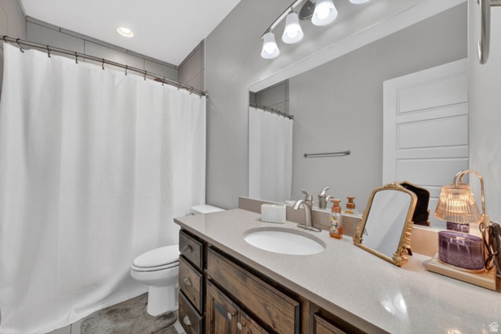 Image 34 of property listing at 13742 S BRONCO HILLS CIR, Herriman, UT 84096