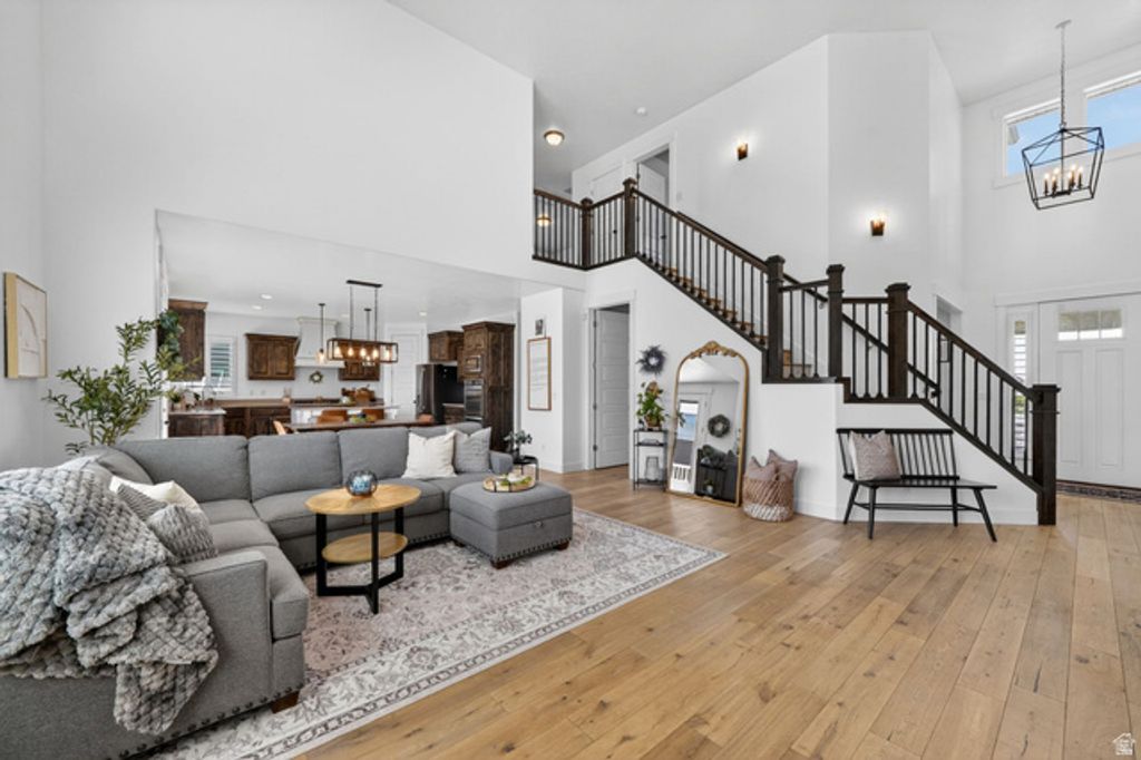 Image 7 of property listing at 13742 S BRONCO HILLS CIR, Herriman, UT 84096