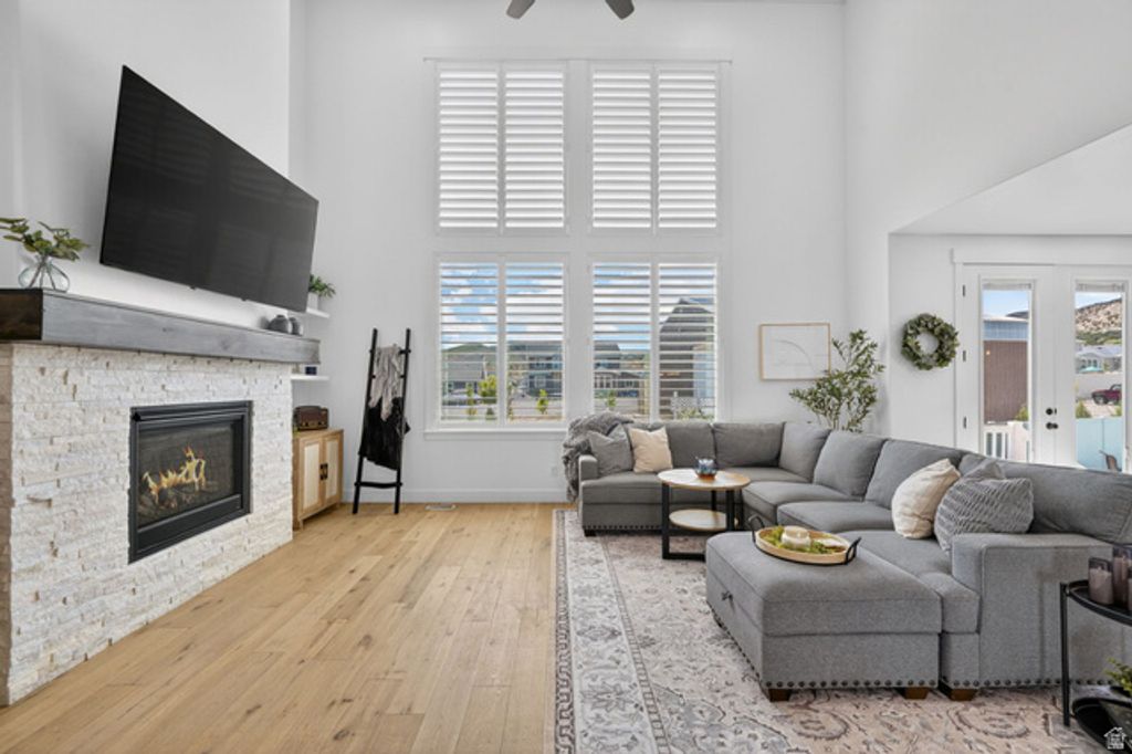 Image 8 of property listing at 13742 S BRONCO HILLS CIR, Herriman, UT 84096