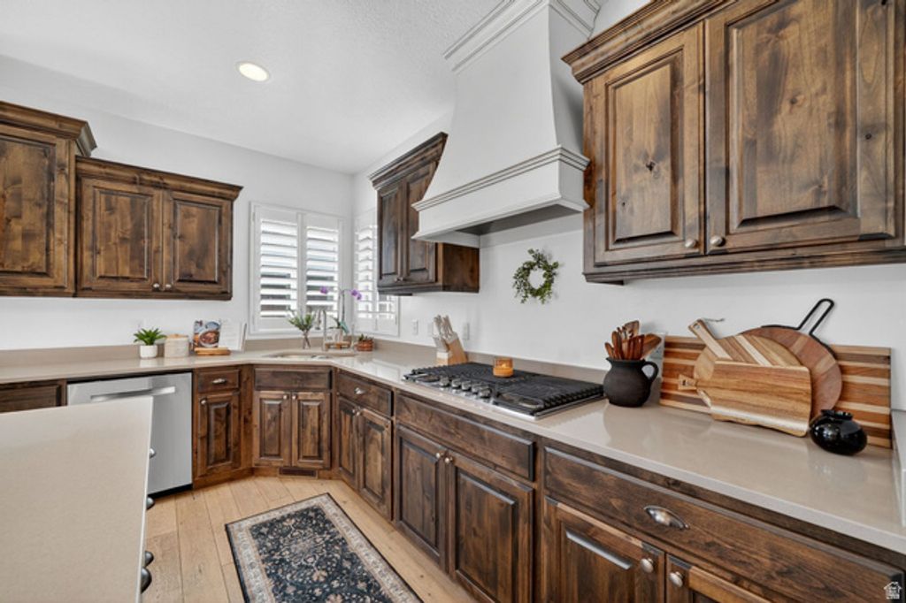 Image 9 of property listing at 13742 S BRONCO HILLS CIR, Herriman, UT 84096