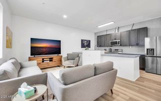 838 S FARMER Avenue, Tempe, AZ 85281