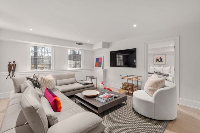 338 Boylston St C, Newton, MA 02459