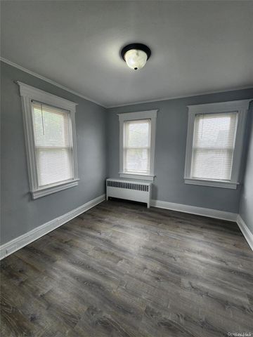 156 Cleveland Avenue B, Mineola, NY 11501