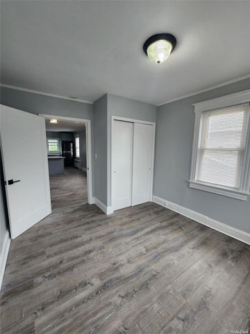 156 Cleveland Avenue B, Mineola, NY 11501