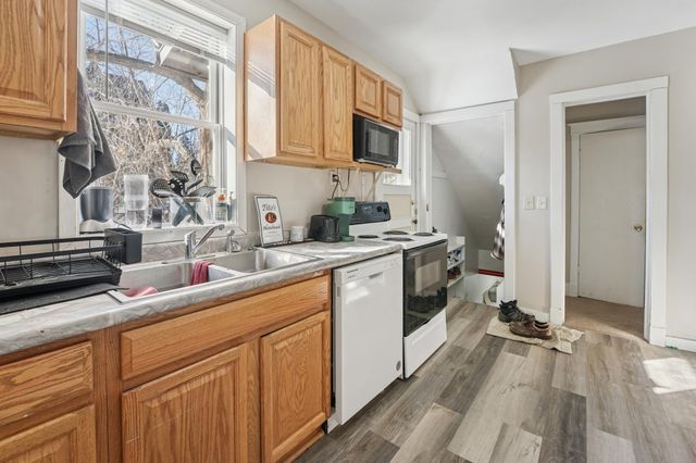 1316 E 2nd Street, Duluth, MN 55805