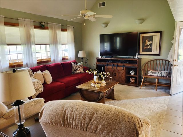 801 Rolling Hills Drive, Ruffs Dale, PA 15679