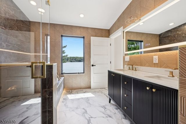 12 Rocky Pt Rd, West Milford Twp., NJ 07421