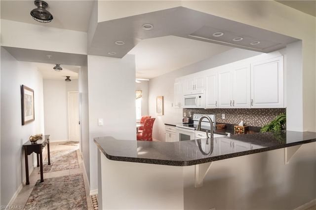 2585 Old Groves RD L102, Naples, FL 34109