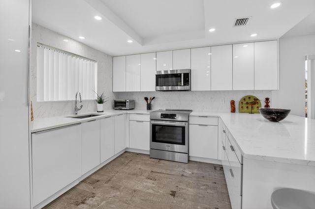 15354 Strathearn Drive 12601, Delray Beach, FL 33446