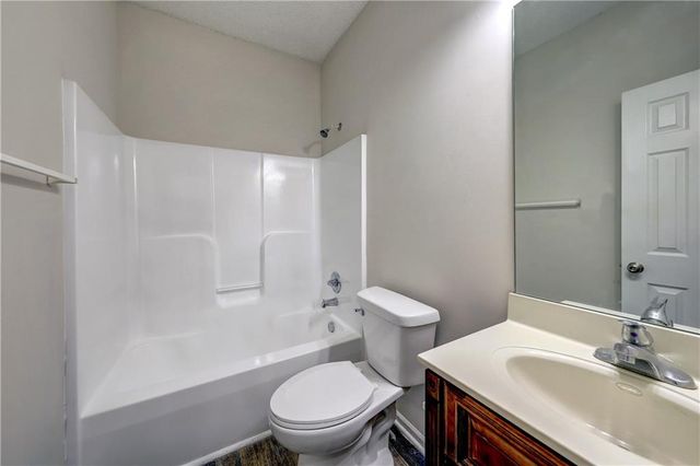 3301 N 103rd Terrace, Kansas City, KS 66109