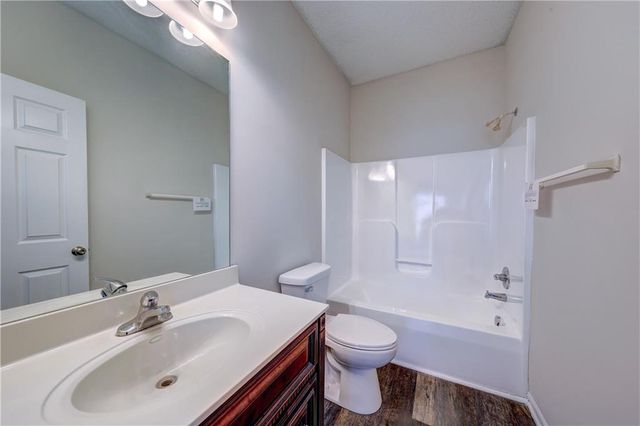 3301 N 103rd Terrace, Kansas City, KS 66109