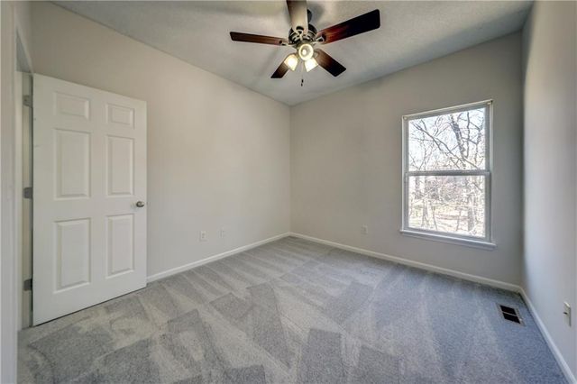 3301 N 103rd Terrace, Kansas City, KS 66109