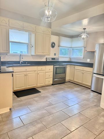 1120 4th Avenue S, Moorhead, MN 56560
