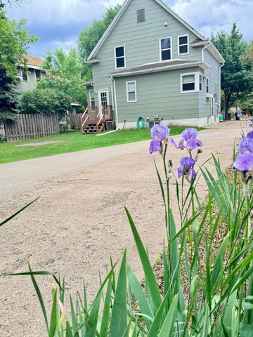 1120 4th Avenue S, Moorhead, MN 56560