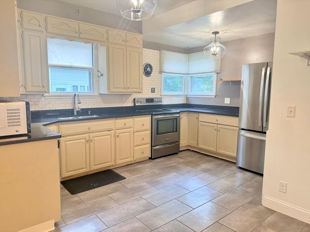 1120 4th Avenue S, Moorhead, MN 56560