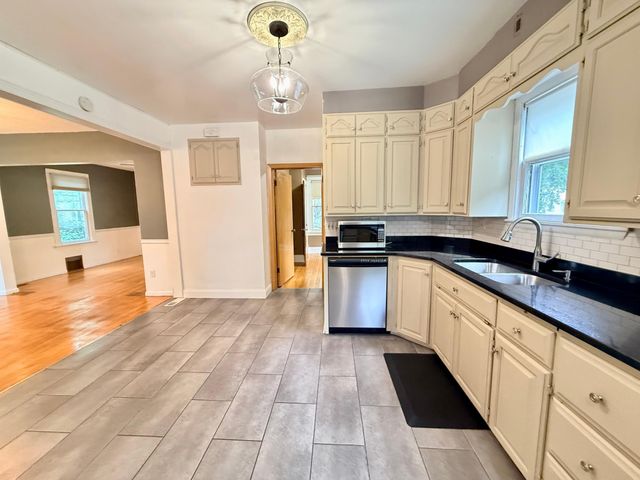 1120 4th Avenue S, Moorhead, MN 56560