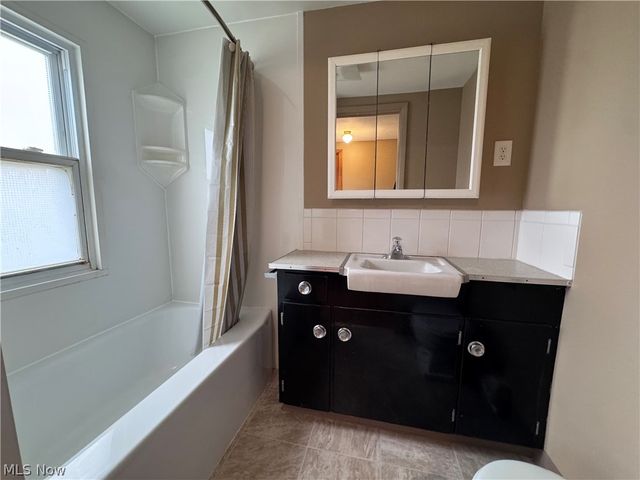 12688 Woodside Drive, Chesterland, OH 44026